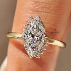 Marquise Cut Diamond Ring with Round Side Stones Halo Cluster Elegant Gold Engagement Ring Modern Bridal Jewelry Luxury Lab Grown Diamond Statement Ring